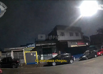 'A pizza chegou': câmera de PM mostra abordagem a homem preso por violência doméstica após mulher fazer pedido 'fake' ao 190
